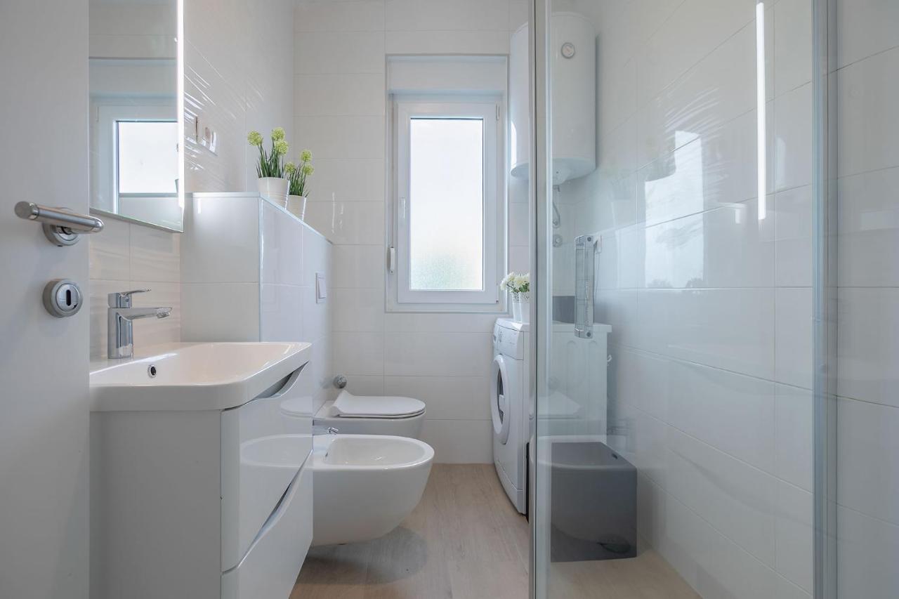 Premium 100M2 Sea View Apartment Liznjan Bagian luar foto